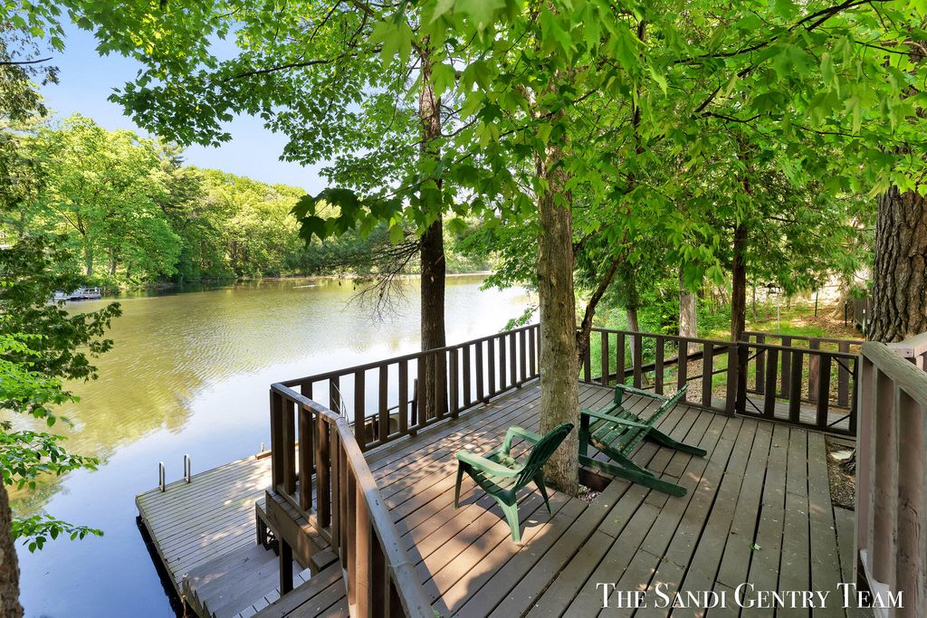 602 Fruitvale Road, Blue Lake Twp, MI 49437