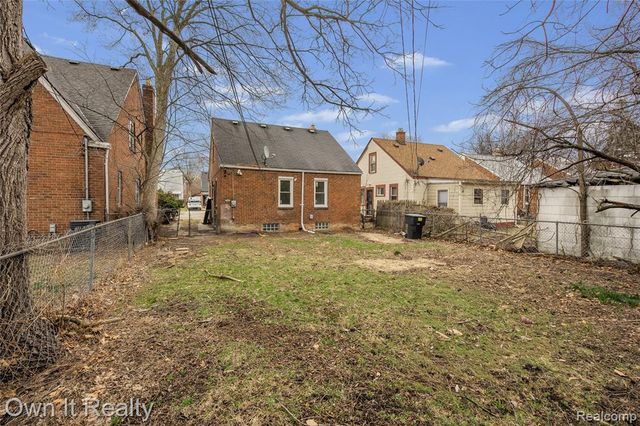 19207 Saint Marys Street, Detroit, MI 48235
