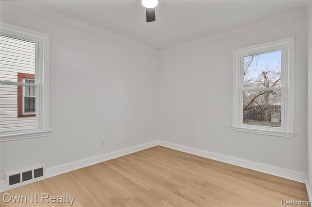 19207 Saint Marys Street, Detroit, MI 48235