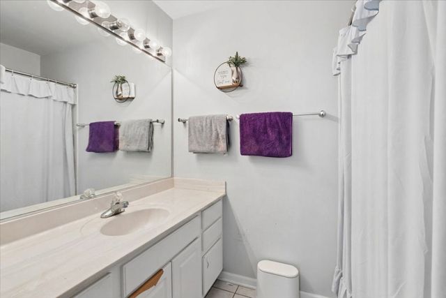 17193 W Cunningham Court, Libertyville, IL 60048