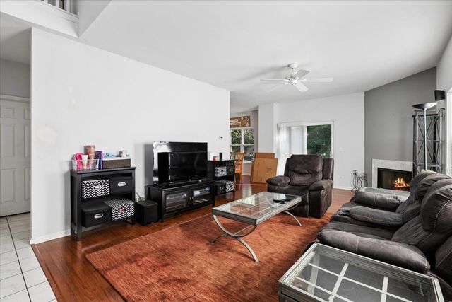 17193 W Cunningham Court, Libertyville, IL 60048