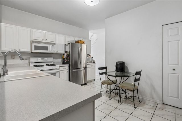 17193 W Cunningham Court, Libertyville, IL 60048