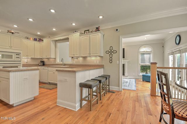 107 Strawberry Field Drive, Johnson City, TN 37604