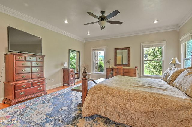 107 Strawberry Field Drive, Johnson City, TN 37604