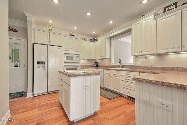 107 Strawberry Field Drive, Johnson City, TN 37604