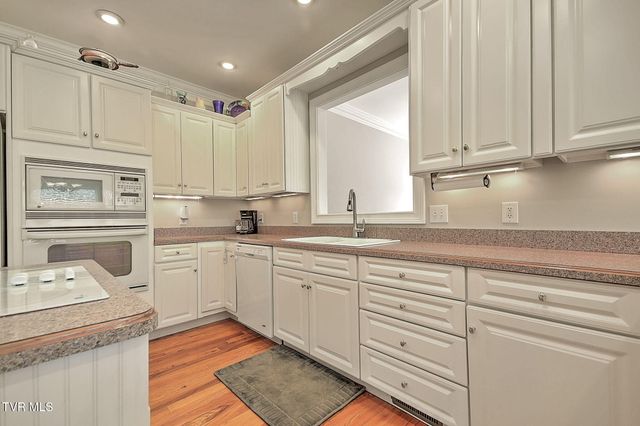 107 Strawberry Field Drive, Johnson City, TN 37604