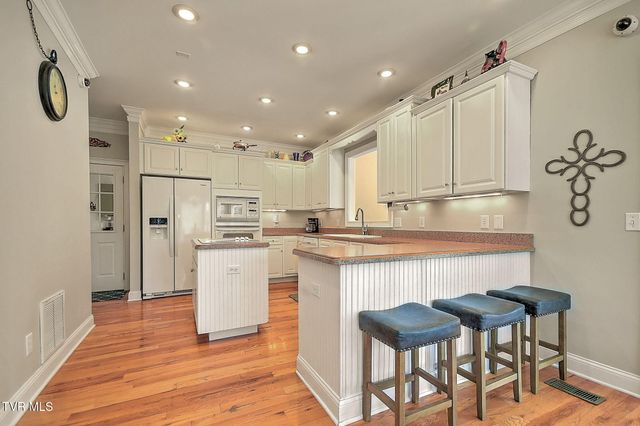 107 Strawberry Field Drive, Johnson City, TN 37604