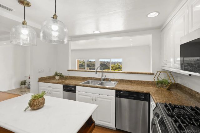 4460 Caminito Fuente, San Diego, CA 92116