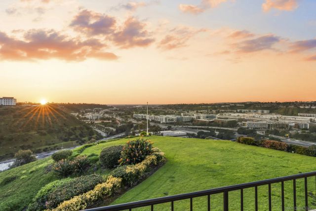 4460 Caminito Fuente, San Diego, CA 92116