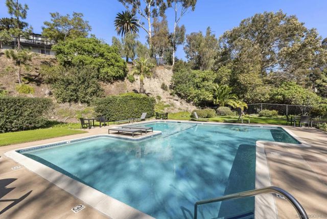 4460 Caminito Fuente, San Diego, CA 92116