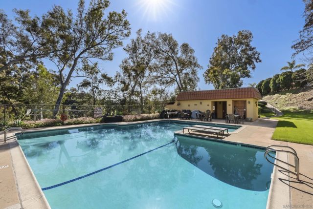 4460 Caminito Fuente, San Diego, CA 92116