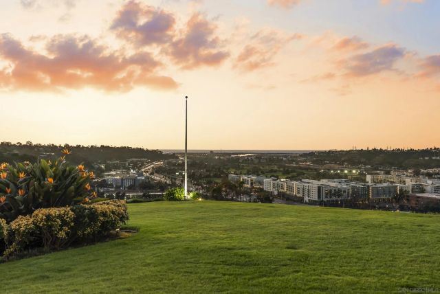 4460 Caminito Fuente, San Diego, CA 92116