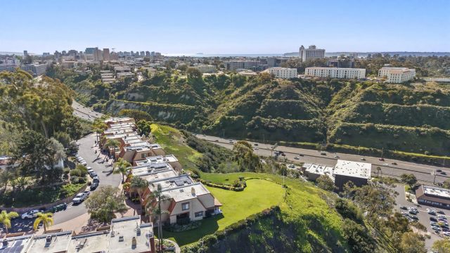 4460 Caminito Fuente, San Diego, CA 92116