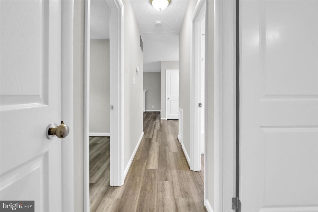 3904 EGAN DR, Fairfax, VA 22030