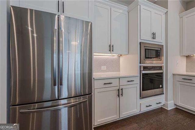 121 Village Green Avenue, Woodstock, GA 30189