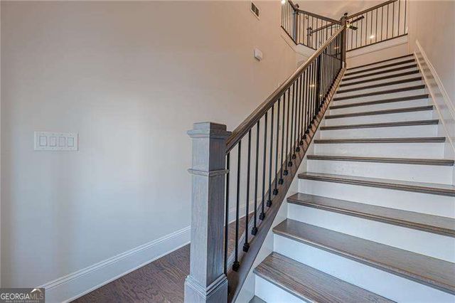 121 Village Green Avenue, Woodstock, GA 30189