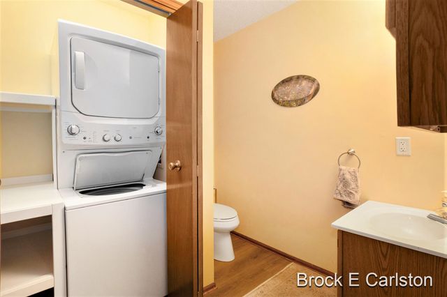 1231 Creekview Drive, Muskegon, MI 49441