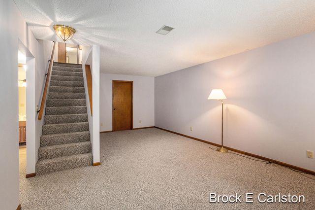 1231 Creekview Drive, Muskegon, MI 49441