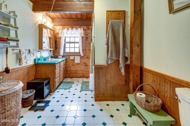 253 County Highway 102, Gloversville, NY 12078