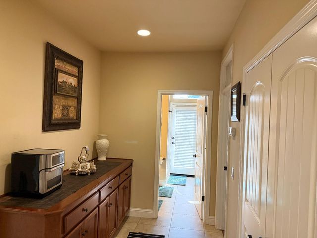 2670 Muncie Ave, Clovis, CA 93619