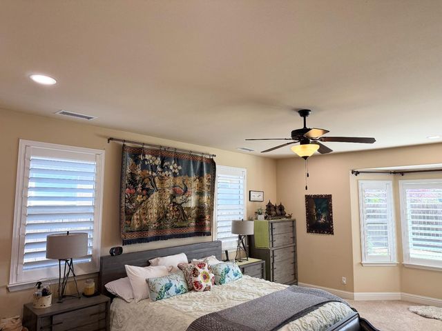 2670 Muncie Ave, Clovis, CA 93619