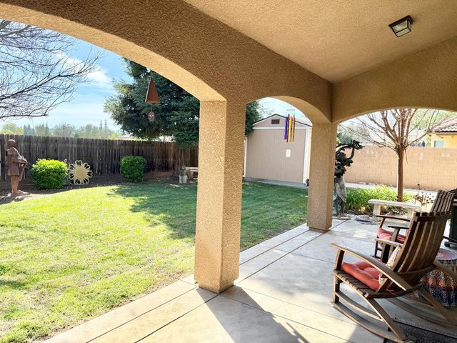 2670 Muncie Ave, Clovis, CA 93619