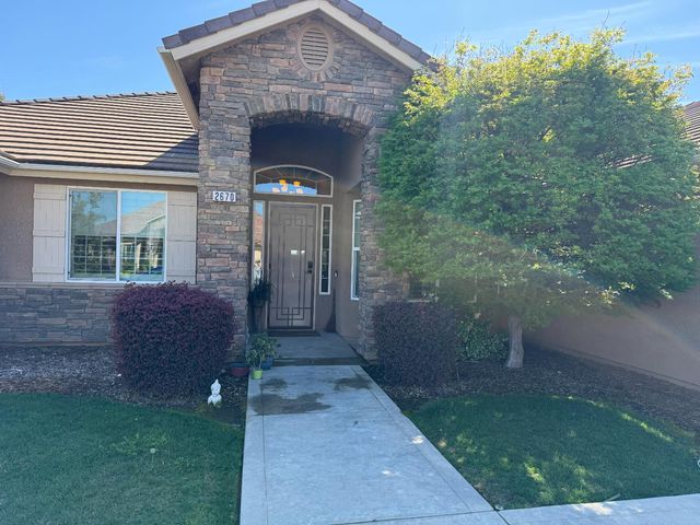 2670 Muncie Ave, Clovis, CA 93619