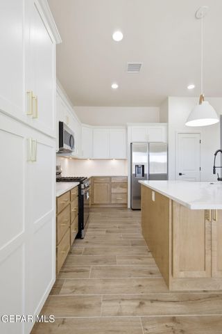 14448 Desert Wind Drive, El Paso, TX 79928