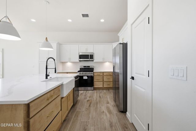 14448 Desert Wind Drive, El Paso, TX 79928