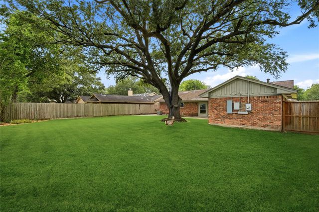 5015 Lymbar Drive, Houston, TX 77096