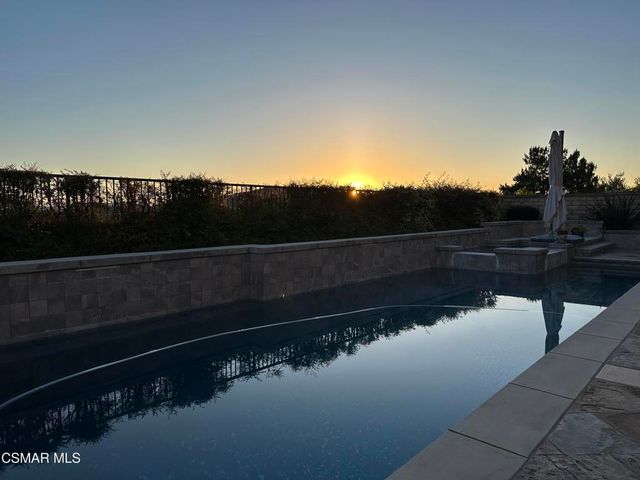 1915 Hidden Oak Court, Thousand Oaks, CA 91320