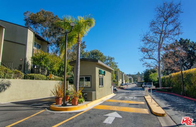 4810 Hollow Corner Road 242, Culver City, CA 90230