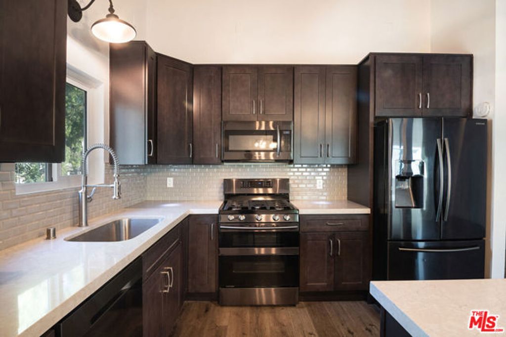 4810 Hollow Corner Road 242, Culver City, CA 90230