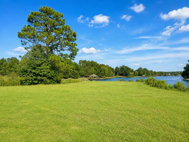 69 Pompano Dr., Hattiesburg, MS 39402