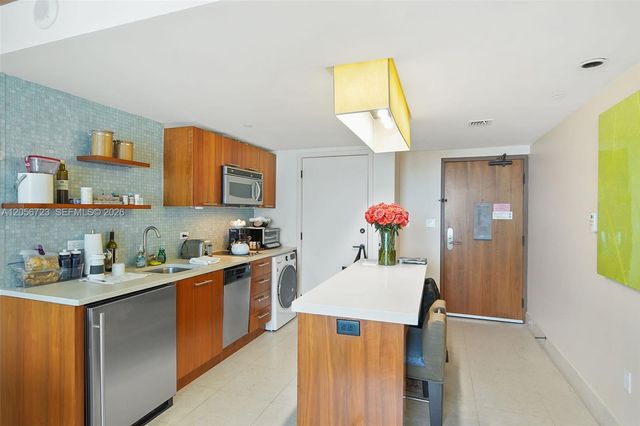6801 Collins Avenue 1015, Miami Beach, FL 33141