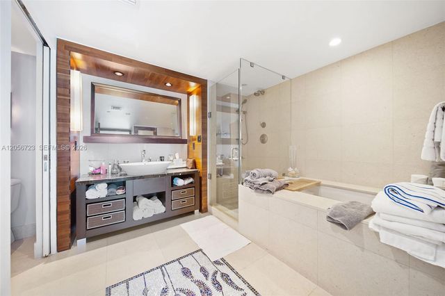6801 Collins Avenue 1015, Miami Beach, FL 33141