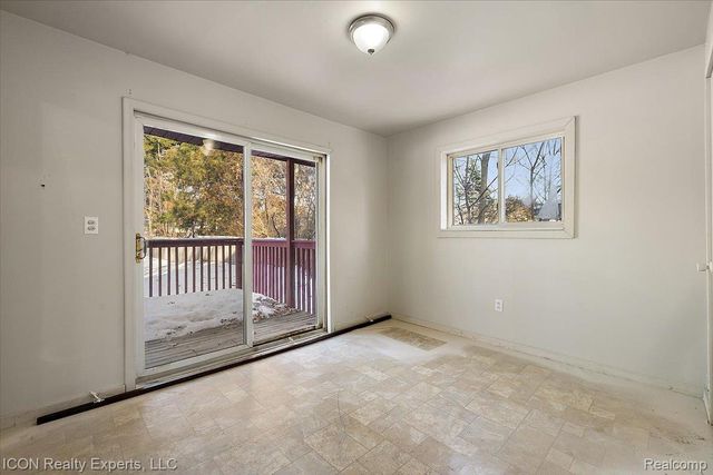 8226 Dickert street, Commerce Charter Township, MI 48382