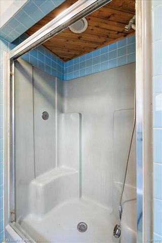 8226 Dickert street, Commerce Charter Township, MI 48382