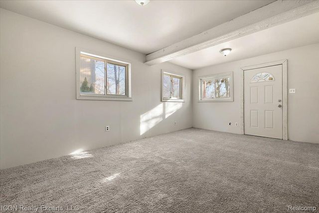 8226 Dickert street, Commerce Charter Township, MI 48382