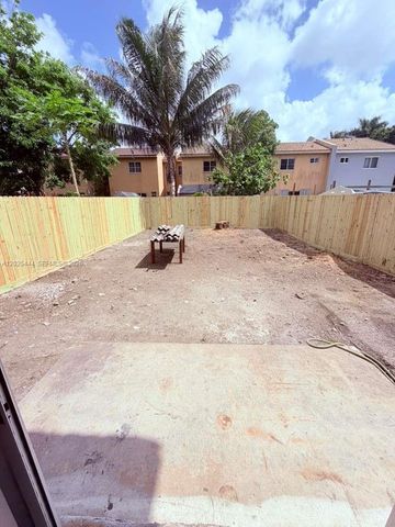 681 SW 7th St 681, Florida City, FL 33034