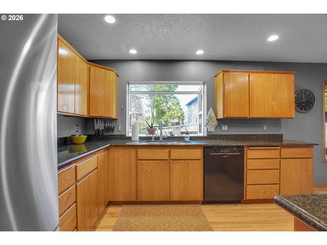 4041 Se ANGELA Way, Milwaukie, OR 97222