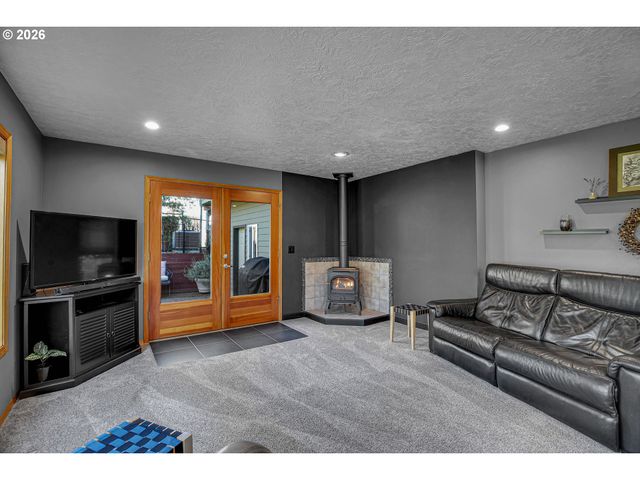 4041 Se ANGELA Way, Milwaukie, OR 97222