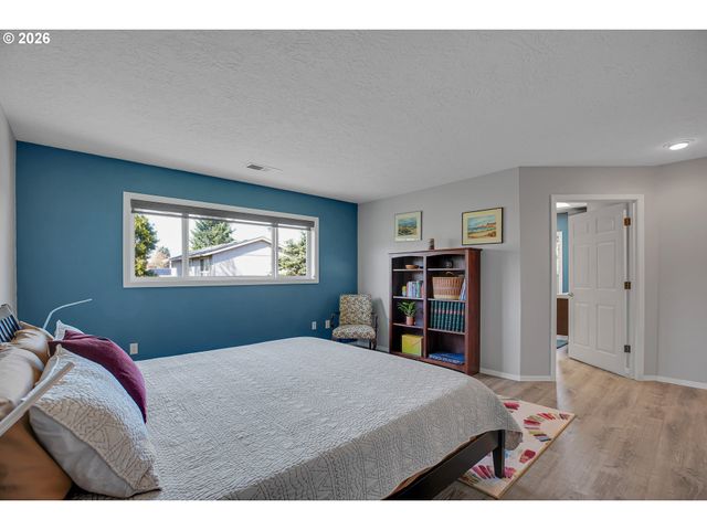 4041 Se ANGELA Way, Milwaukie, OR 97222