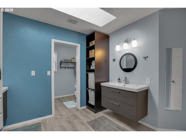 4041 Se ANGELA Way, Milwaukie, OR 97222