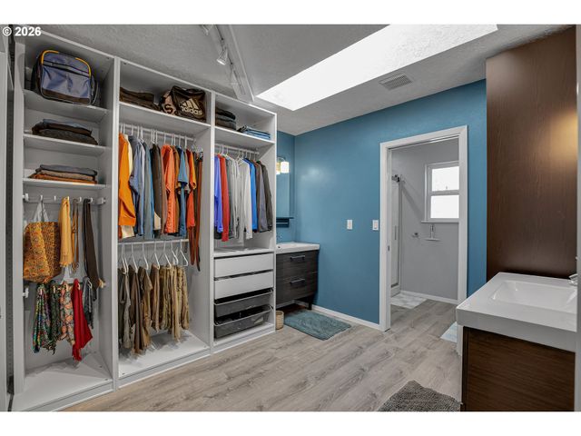 4041 Se ANGELA Way, Milwaukie, OR 97222