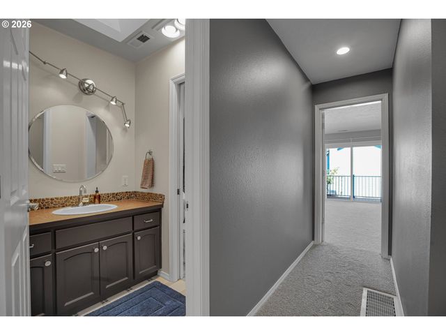 4041 Se ANGELA Way, Milwaukie, OR 97222