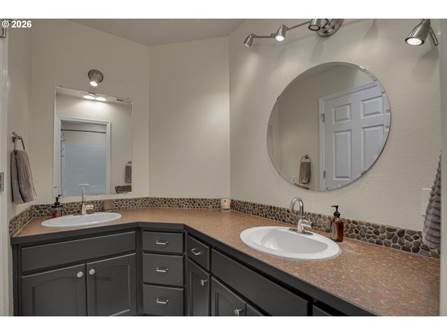 4041 Se ANGELA Way, Milwaukie, OR 97222