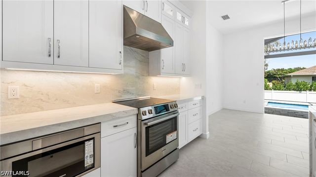 1001 Mendel AVE, Marco Island, FL 34145