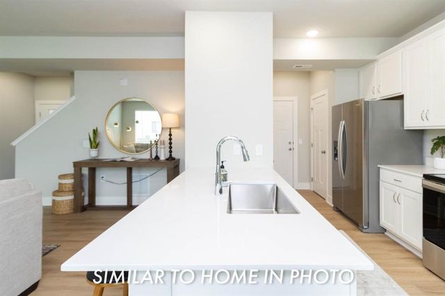 6917 Poppy Court, Johnston, IA 50131