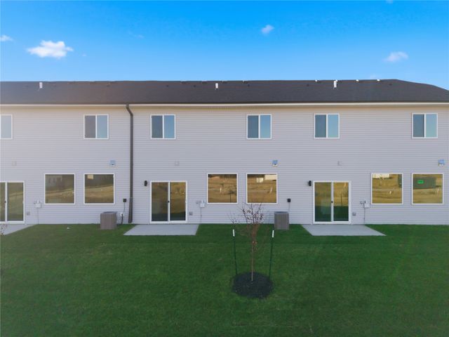 6917 Poppy Court, Johnston, IA 50131